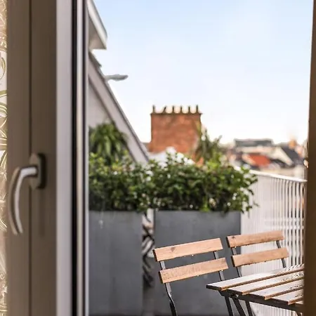 Museum Garden Views Luxury Apartment